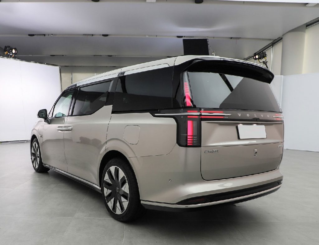 Safety as Luxury: How the Volvo EM90 Redefines Premium Electric MPVs Safety as Luxury: How the Volvo EM90 Redefines Premium Electric MPVs