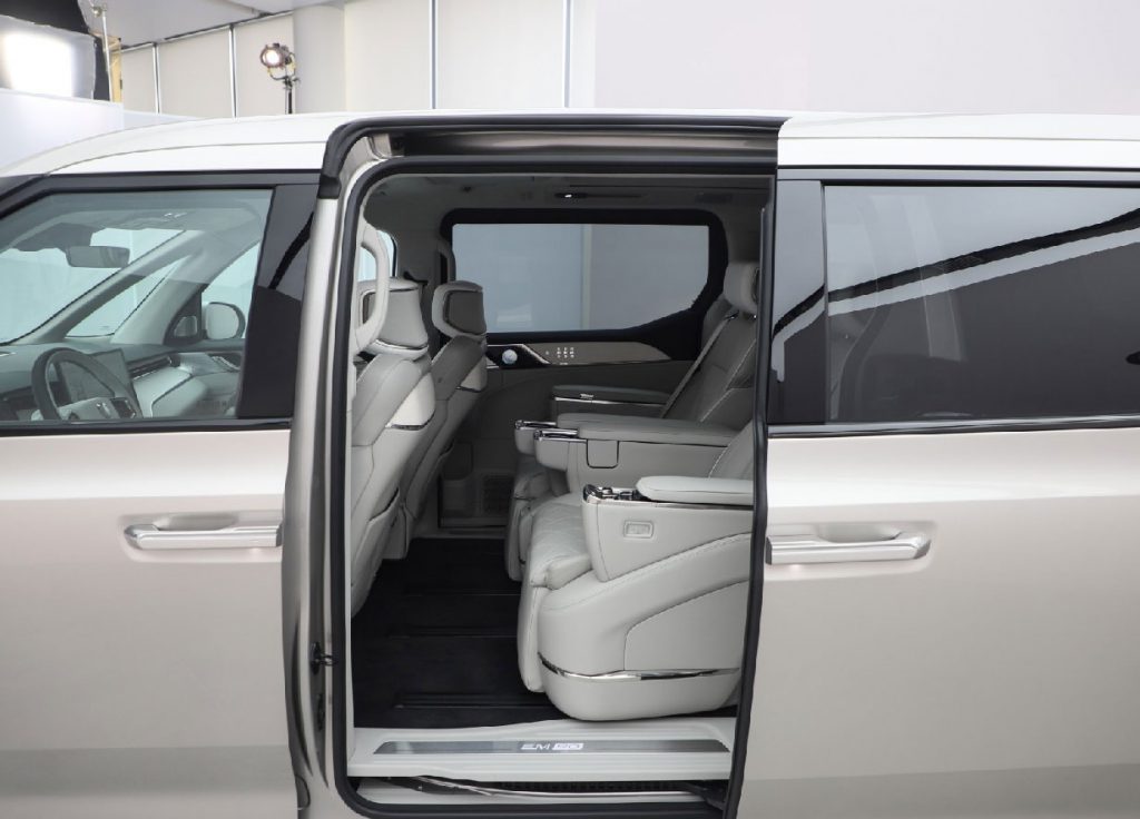 Safety as Luxury: How the Volvo EM90 Redefines Premium Electric MPVs Safety as Luxury: How the Volvo EM90 Redefines Premium Electric MPVs