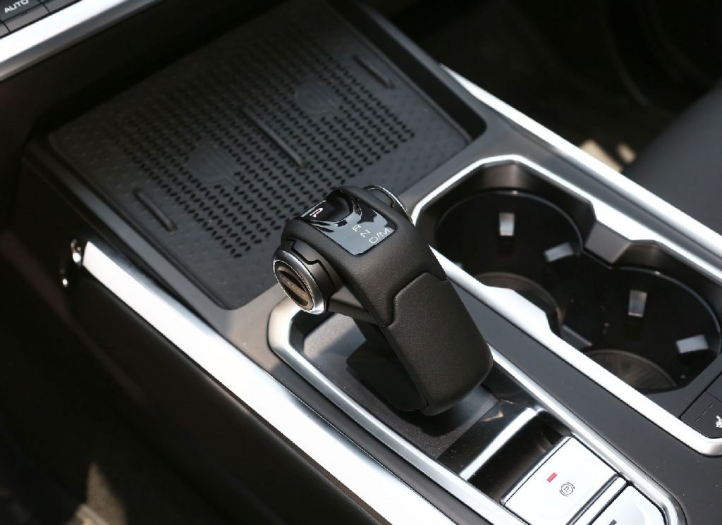 Tank 400 Hi4-T: Where Brutal Meets Brilliant Tank 400 Hi4-T: Where Brutal Meets Brilliant