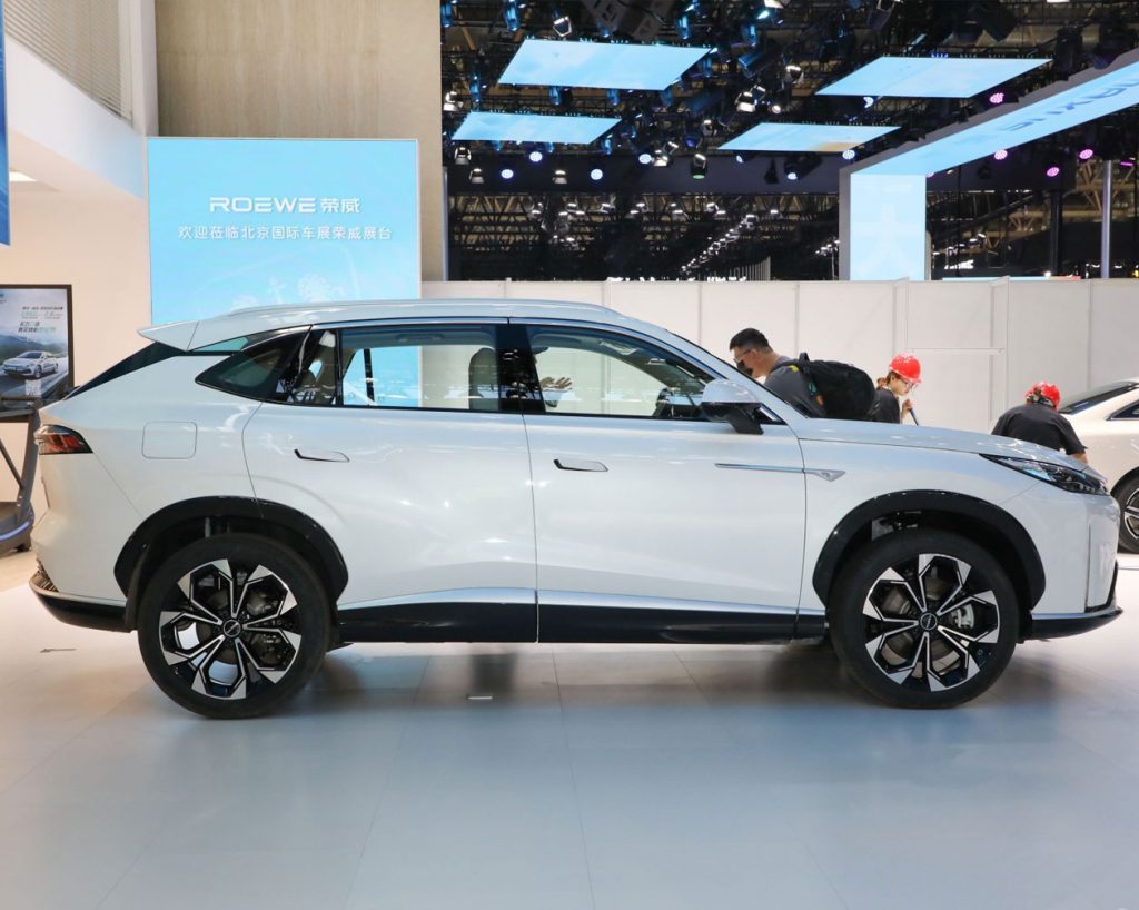The Unstoppable Rise of Roewe D5X DMH: How a 1621km Range PHEV is Redefining Affordable SUVs The Unstoppable Rise of Roewe D5X DMH: How a 1621km Range PHEV is Redefining Affordable SUVs