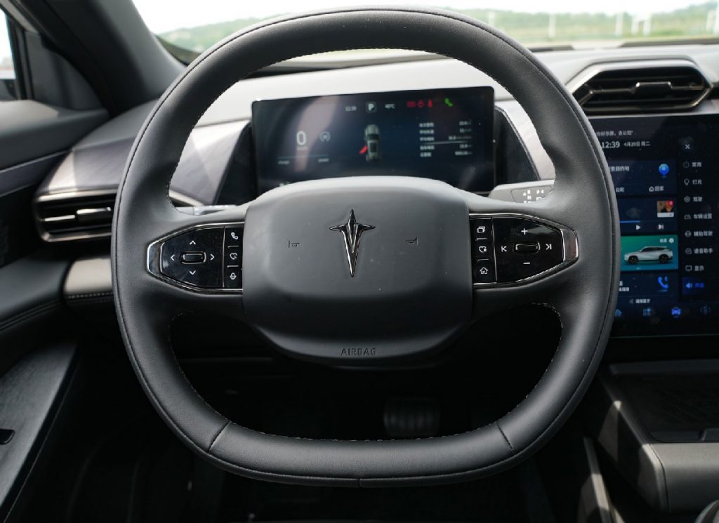 Unveiling the Hedmos 06: Where French Chassis Mastery Meets Chinese EV Innovation Unveiling the Hedmos 06: Where French Chassis Mastery Meets Chinese EV Innovation