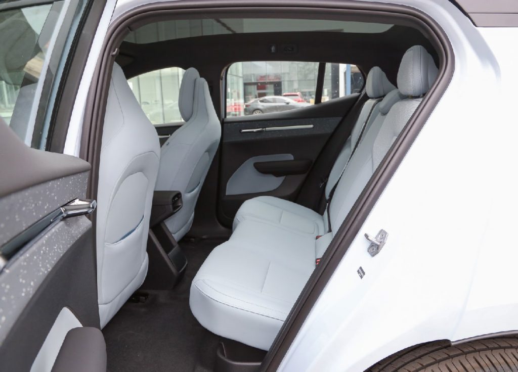 Volvo EX30 – The Art of Subtraction in Electric Mobility, Where Nordic Minimalism Meets Electrifying Performance Volvo EX30 – The Art of Subtraction in Electric Mobility, Where Nordic Minimalism Meets Electrifying Performance