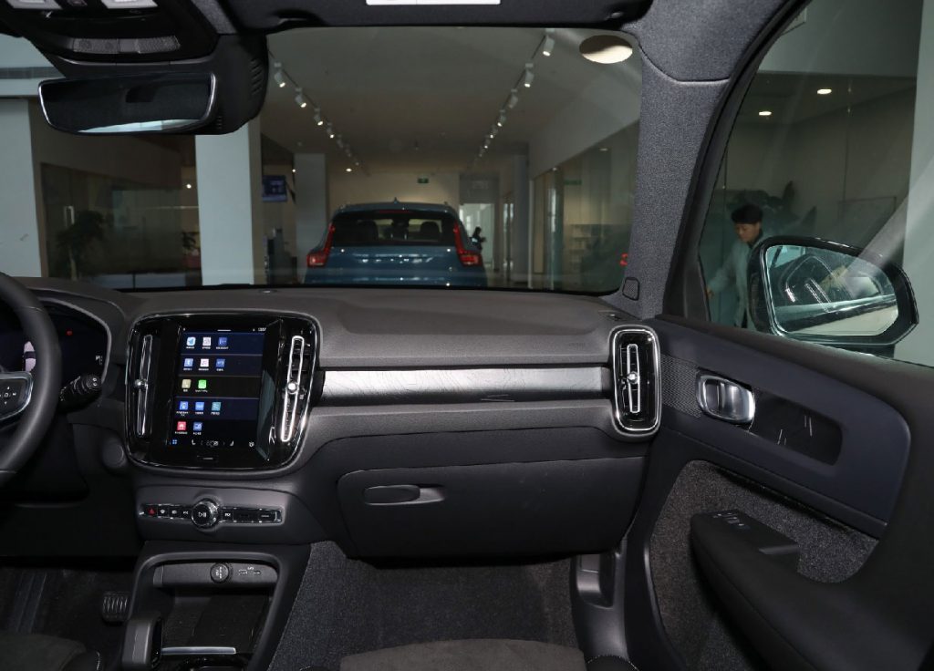 Volvo XC40 Recharge - Where Safety Meets Scandinavian Elegance in the EV Era Volvo XC40 Recharge - Where Safety Meets Scandinavian Elegance in the EV Era