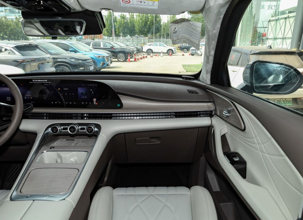 Xingtu Yaoguang C-DM – The 1,400km Range Hybrid Shaking Up China’s Auto Market Xingtu Yaoguang C-DM – The 1,400km Range Hybrid Shaking Up China’s Auto Market
