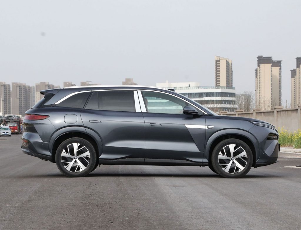 BYD Tang L 2025 — The Art of Balancing Family Needs and Tech Prowess BYD Tang L 2025 — The Art of Balancing Family Needs and Tech Prowess