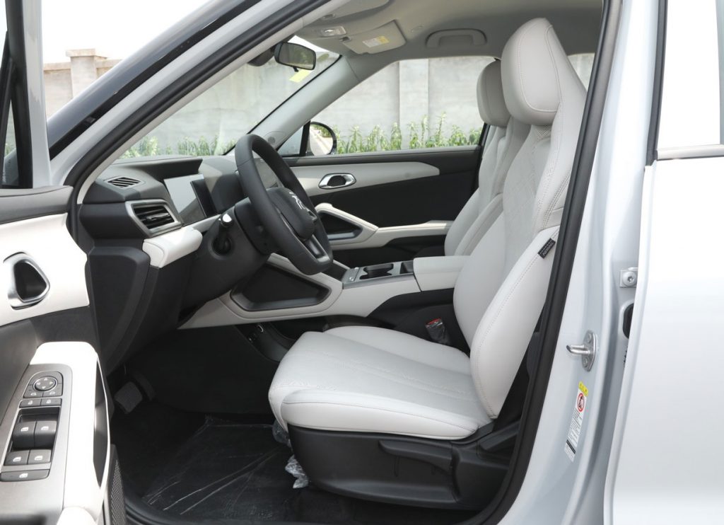 BYD Yuan UP 2024 Review: The Urban Commuter's Double-Edged Sword BYD Yuan UP 2024 Review: The Urban Commuter's Double-Edged Sword