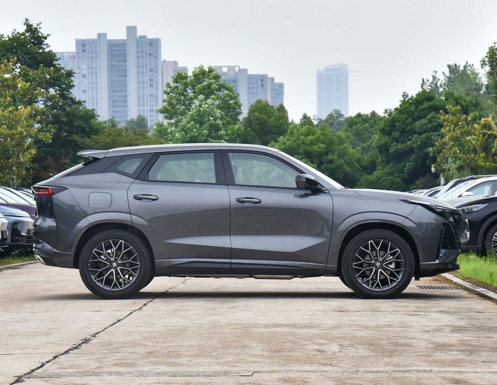 Chang'an UNI-Z In-depth Review: The All-Rounder Family SUV Redefining Value in the Hybrid Market Chang'an UNI-Z In-depth Review: The All-Rounder Family SUV Redefining Value in the Hybrid Market