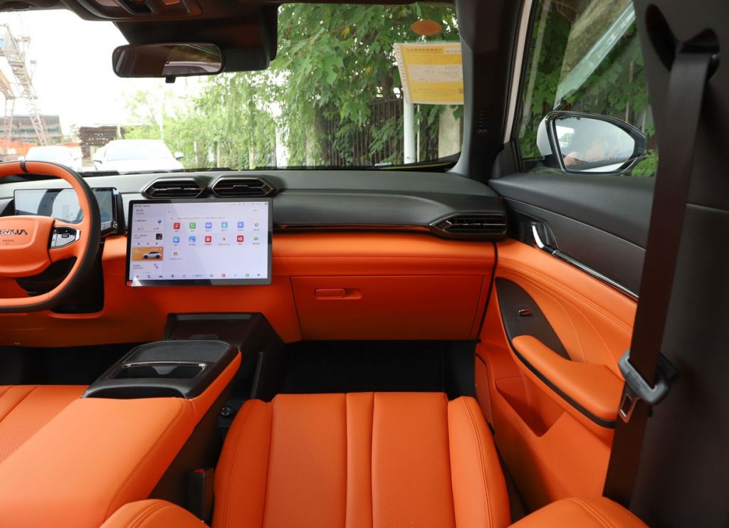 Dongfeng Aeolus L7 PHEV – 2239km on a Single Tank! The "Anti-Marketing King" of Sub-100k Hybrid SUVs