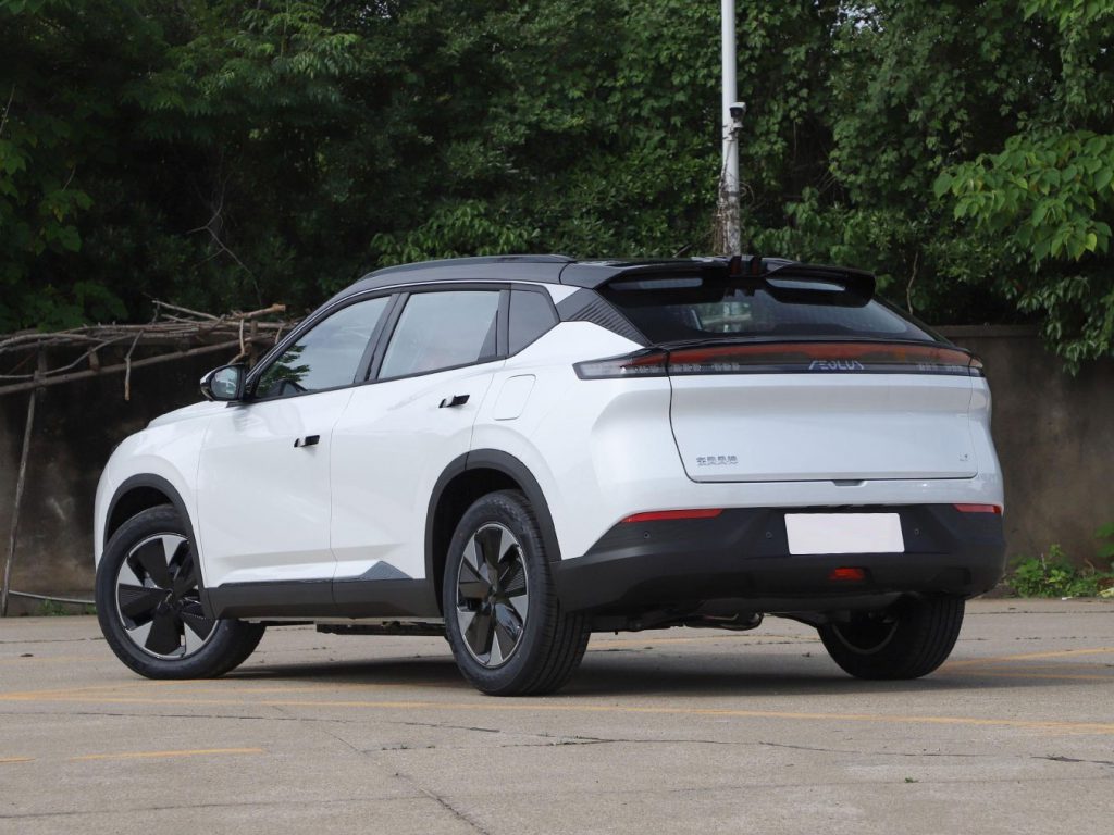 Dongfeng Aeolus L7 PHEV – 2239km on a Single Tank! The "Anti-Marketing King" of Sub-100k Hybrid SUVs