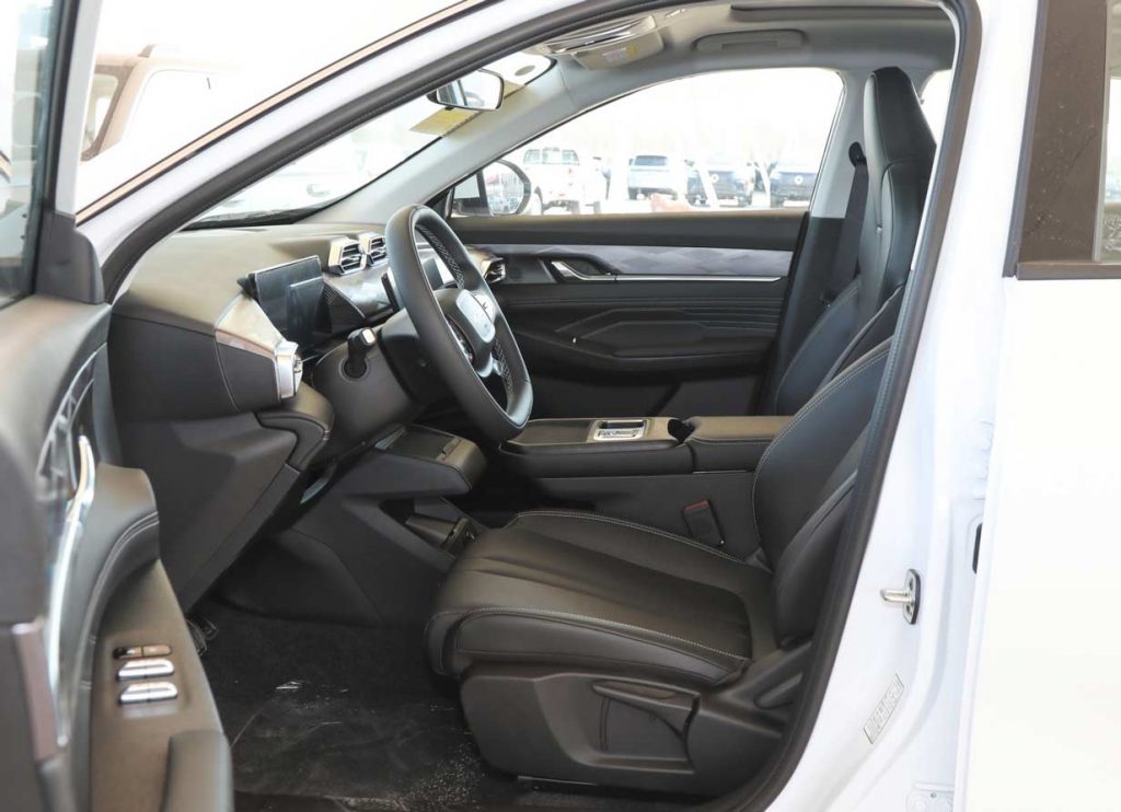 Dongfeng Fengshen 2025 Haojan: A Hybrid SUV Starting at ¥64,900, Disrupting the Traditional Fuel Vehicle Market