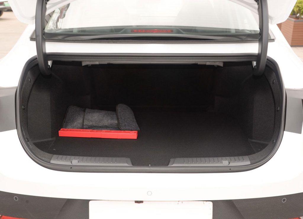 Two-Minute Battery Swap Revolution: Comprehensive Review of Changan Oshan 520 EV Two-Minute Battery Swap Revolution: Comprehensive Review of Changan Oshan 520 EV