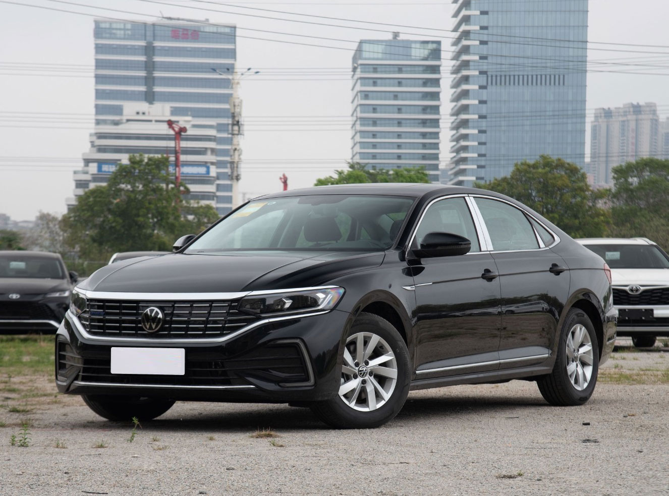 Volkswagen Passat PHEV 2025: The Pragmatic Bridge Between Fuel and Electric