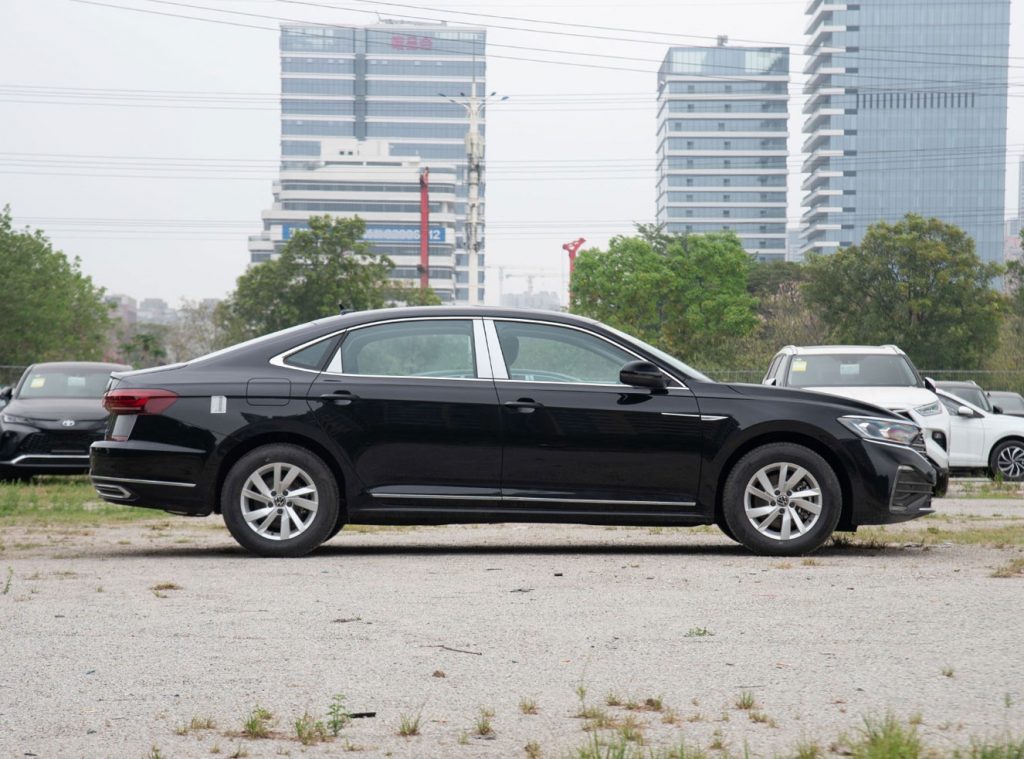 Volkswagen Passat PHEV 2025: The Pragmatic Bridge Between Fuel and Electric