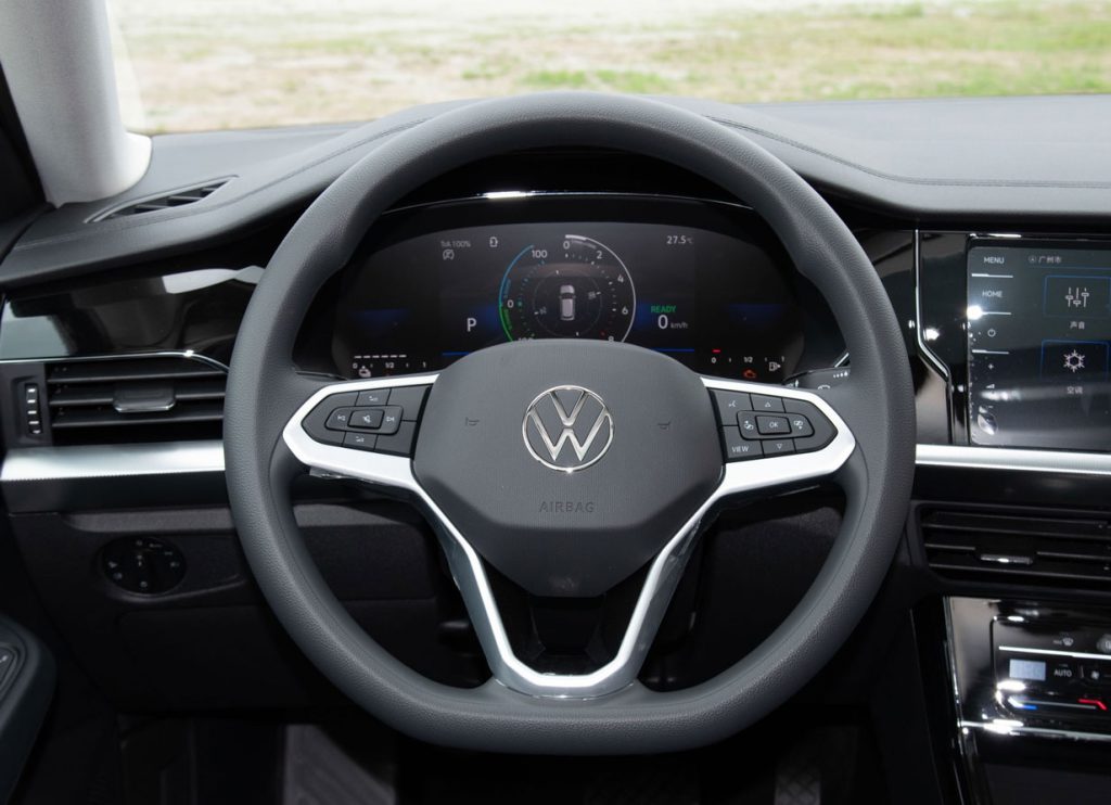 Volkswagen Passat PHEV 2025: The Pragmatic Bridge Between Fuel and Electric